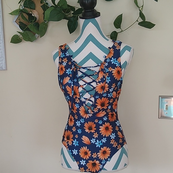 Bathing Suit | Size S - Picture 3 of 8